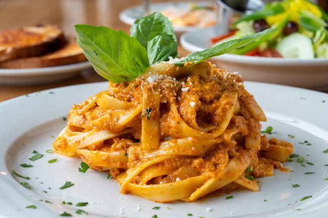 Fettuccine alla Bolognese L