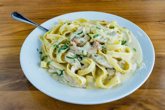 Pollo Alfredo L