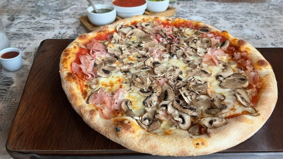 Prosciutto e funghi