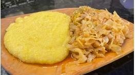Varză călită cu mămăliguță