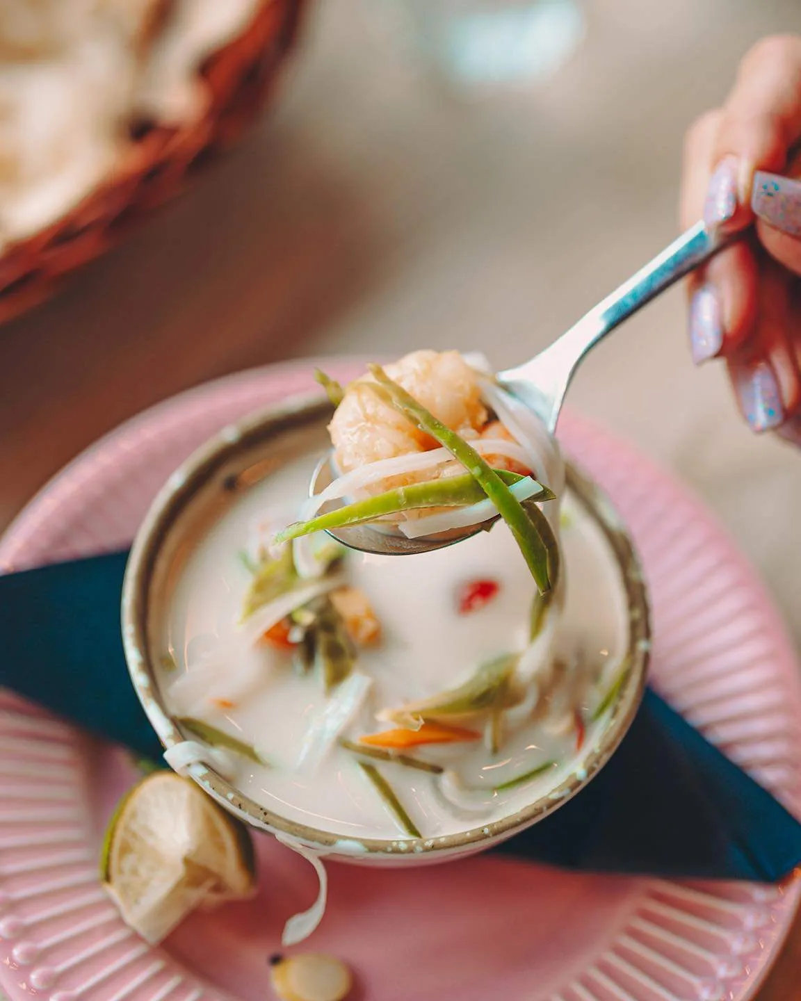 TOM YUM