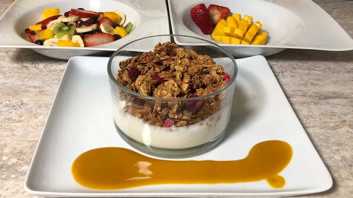 Granola, kókuszjoghurt