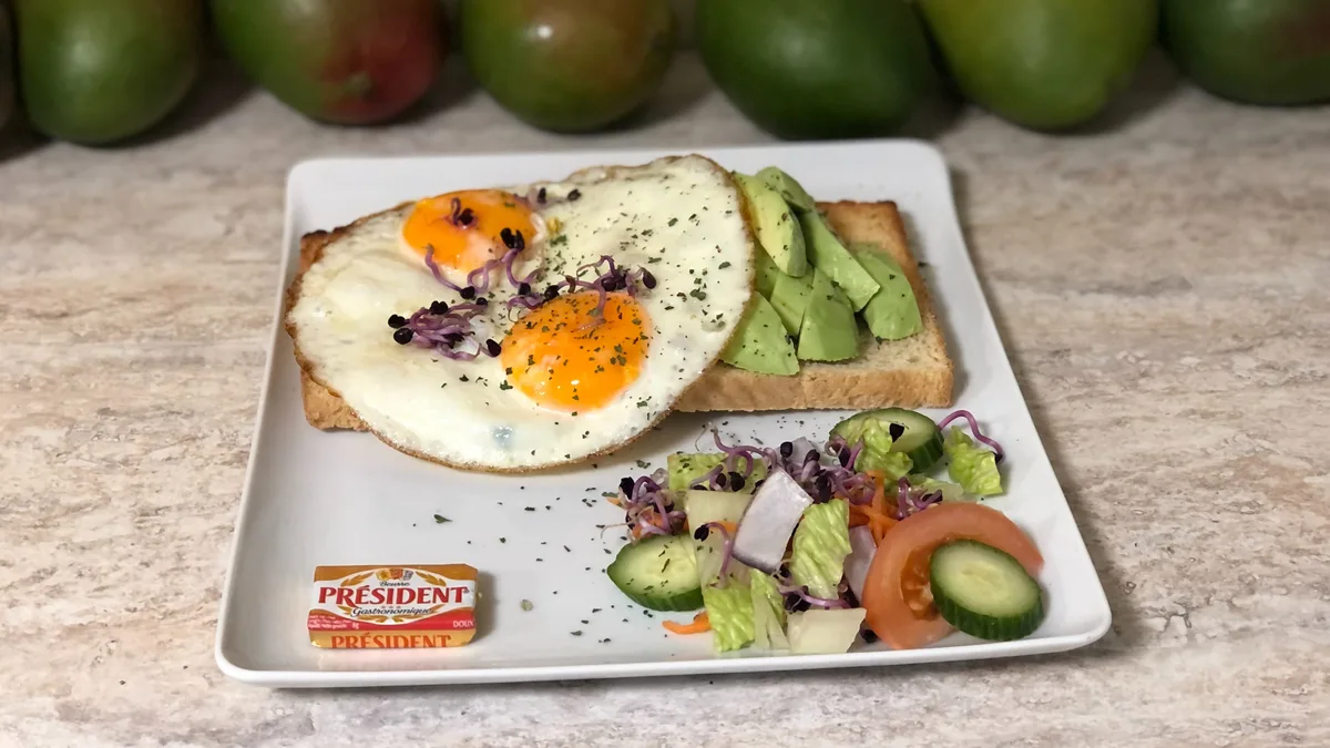 Mango Me - menü 4. (gyümölcsleves, avo toast)