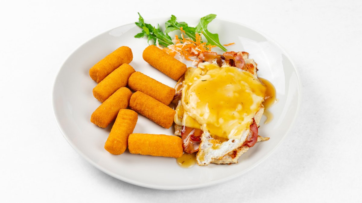 Naložen puran s kroketi