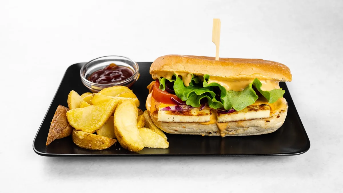 Vegi burger s krompirčkom