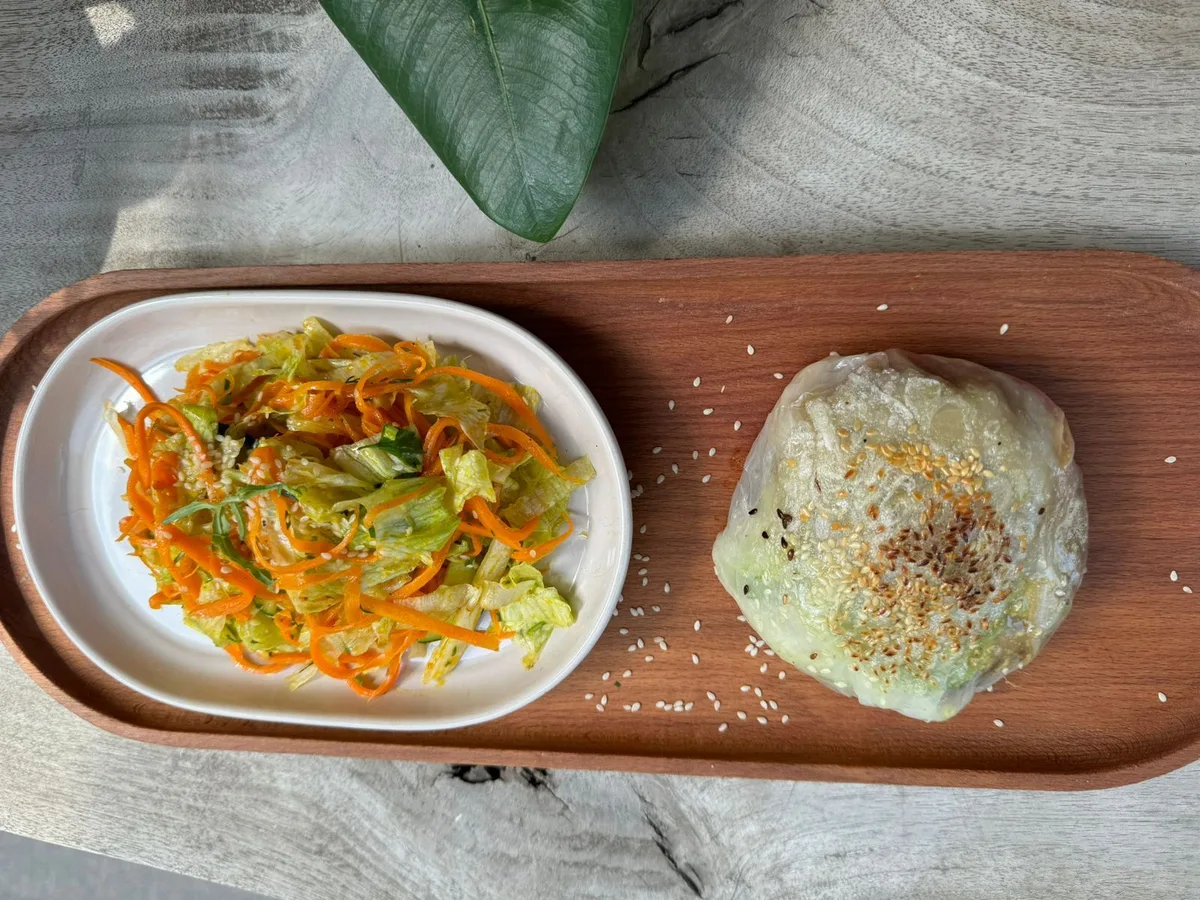 Gluten Free Düyü Lavaşında Burger and Salad