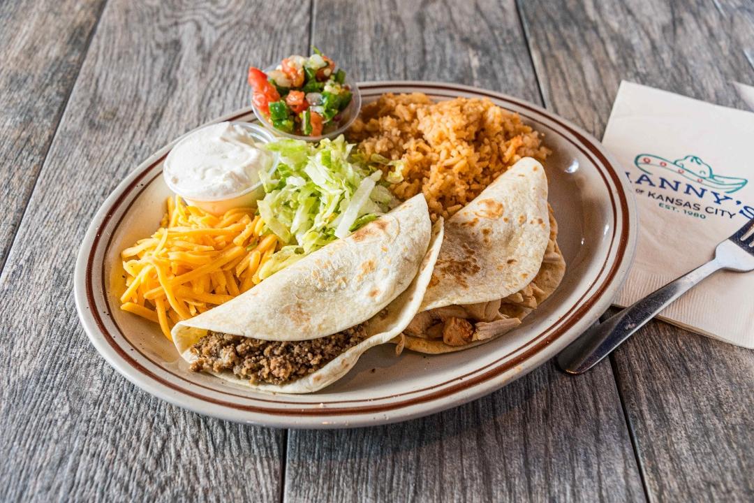 DOS SOFT TACOS