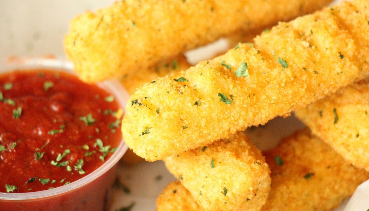 Mozzarella Sticks (6)