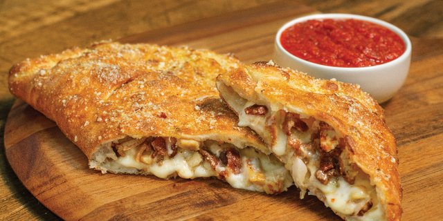 Chicken Classico Calzone