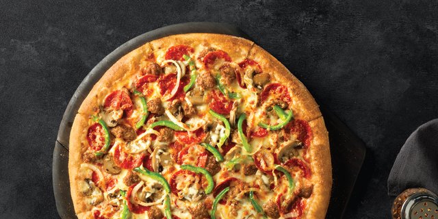Gluten-Free Deluxe Pizza w/ Cauliflower Crust