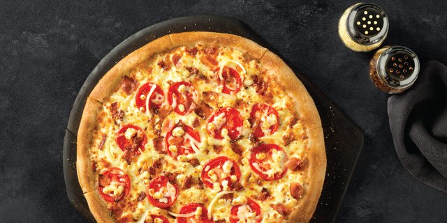 Gluten-Free White Cheezy Pizza w/ Cauliflower Crust