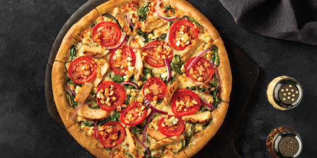 Grilled Chicken Florentine Pizza