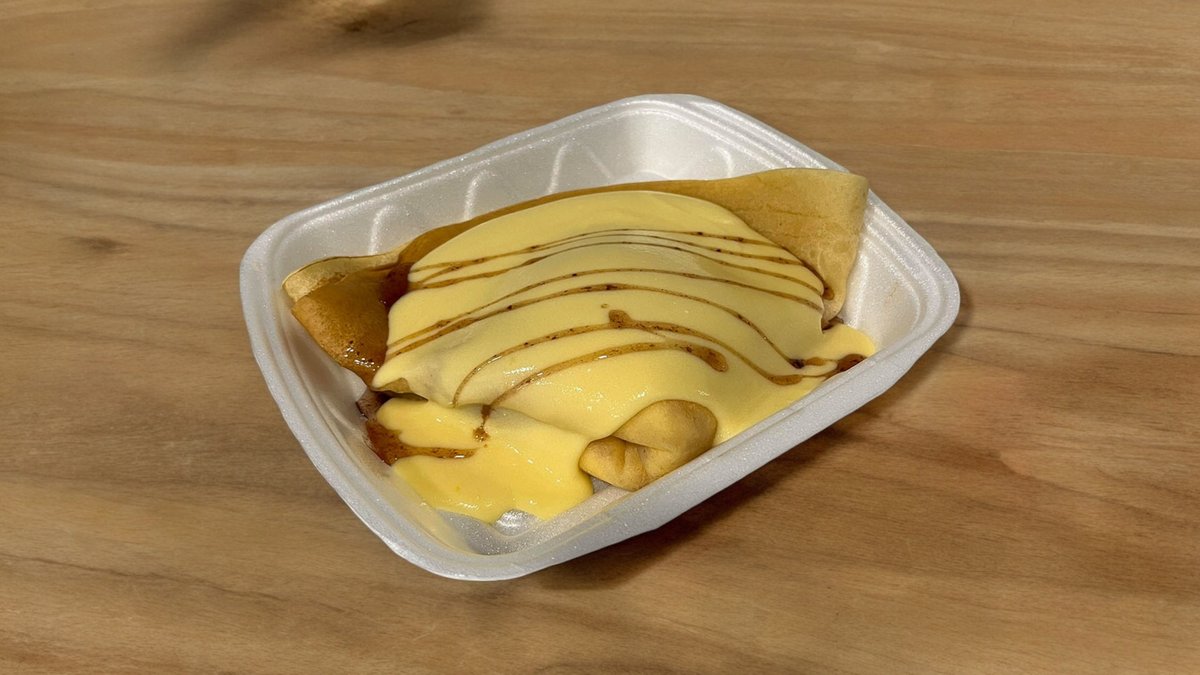 Áfonyás, túrós óriáspalacsinta