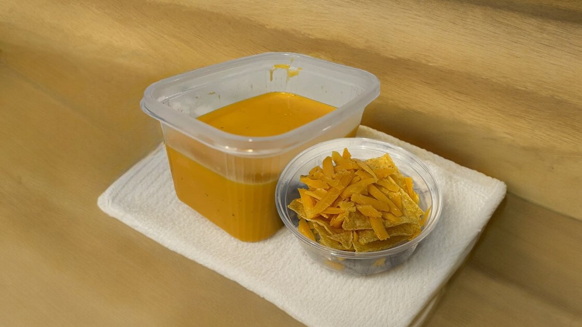 Cheddarsajt-krémleves