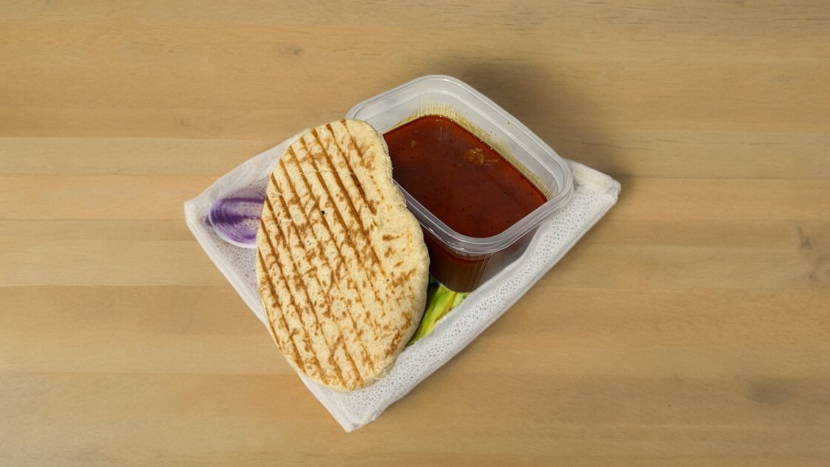Marhagulyás kenyérkalappal