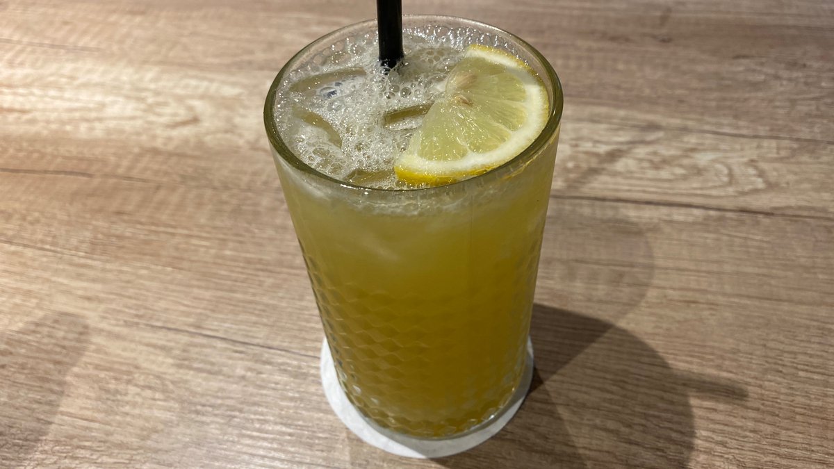 Domaći ledeni čaj ananas