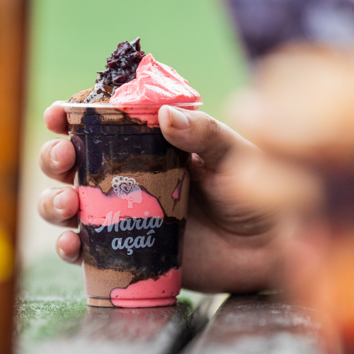 Açaí Médio (300ml) + Mousse de Morango e Ovomaltine
