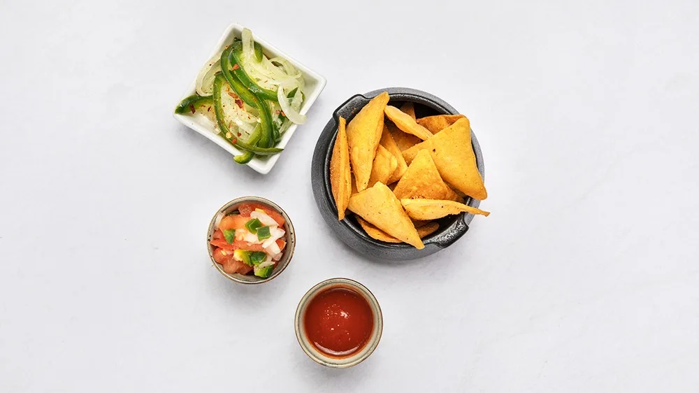 Totopos Con Salsa Diferentes