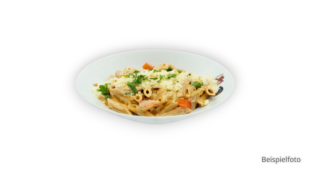 Rigatoni mit Hähnchenbruststreifen und Zitronen-Sahnesoße