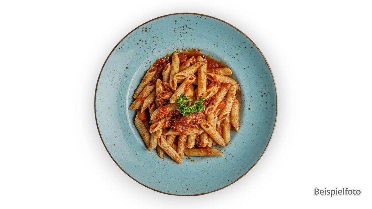 Rigatoni mit Lachs und Tomaten