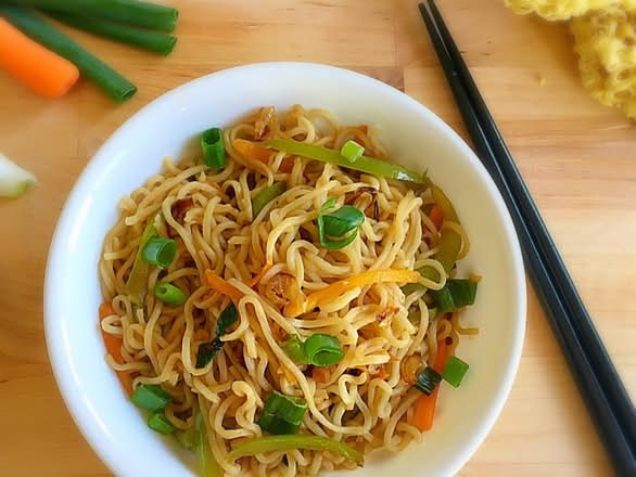 Veg Hakka Noodles