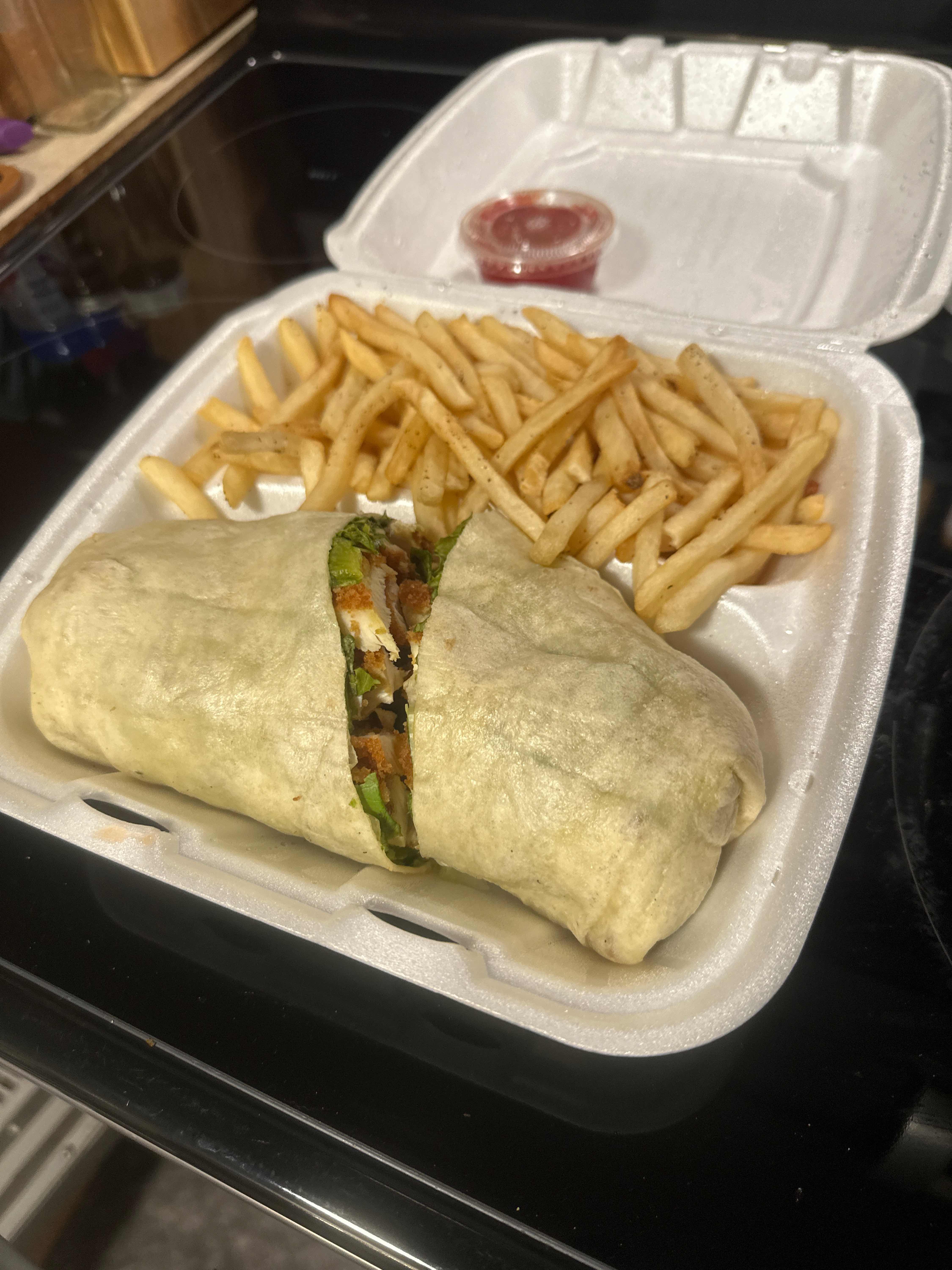 Breaded Chicken lettuce, tomatoes, mayo and provolone cheese  (Wraps)