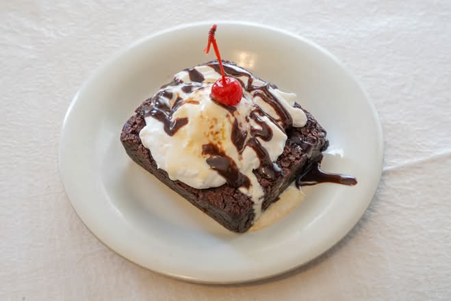 Hot Brownie Sundae