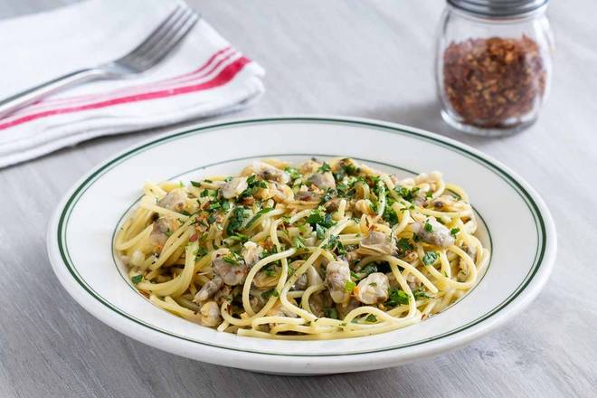 Spaghetti with Clams, White Sauce