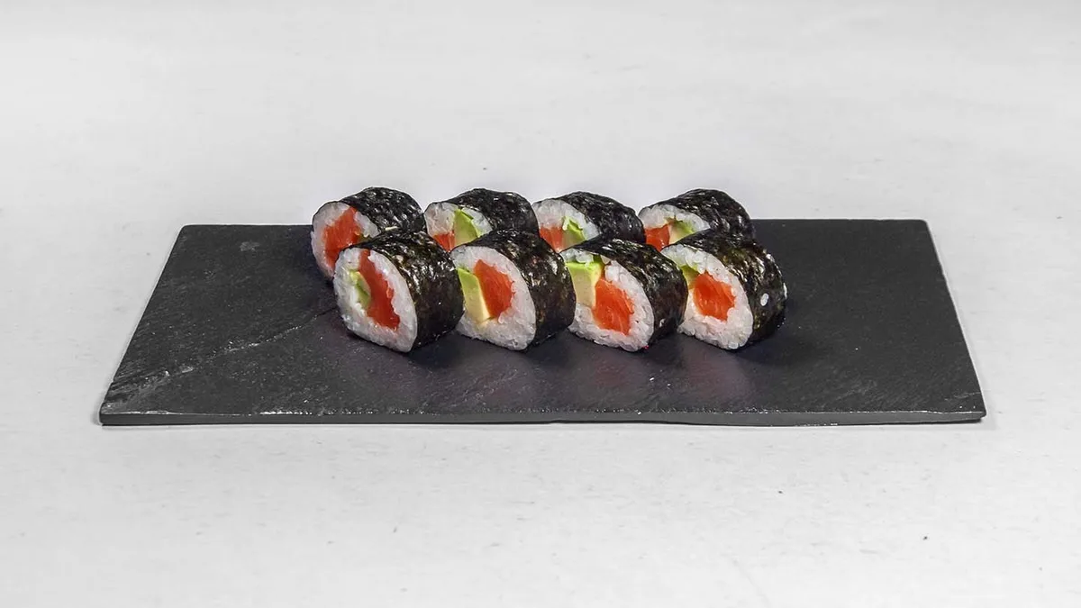 Sake avocado rolls