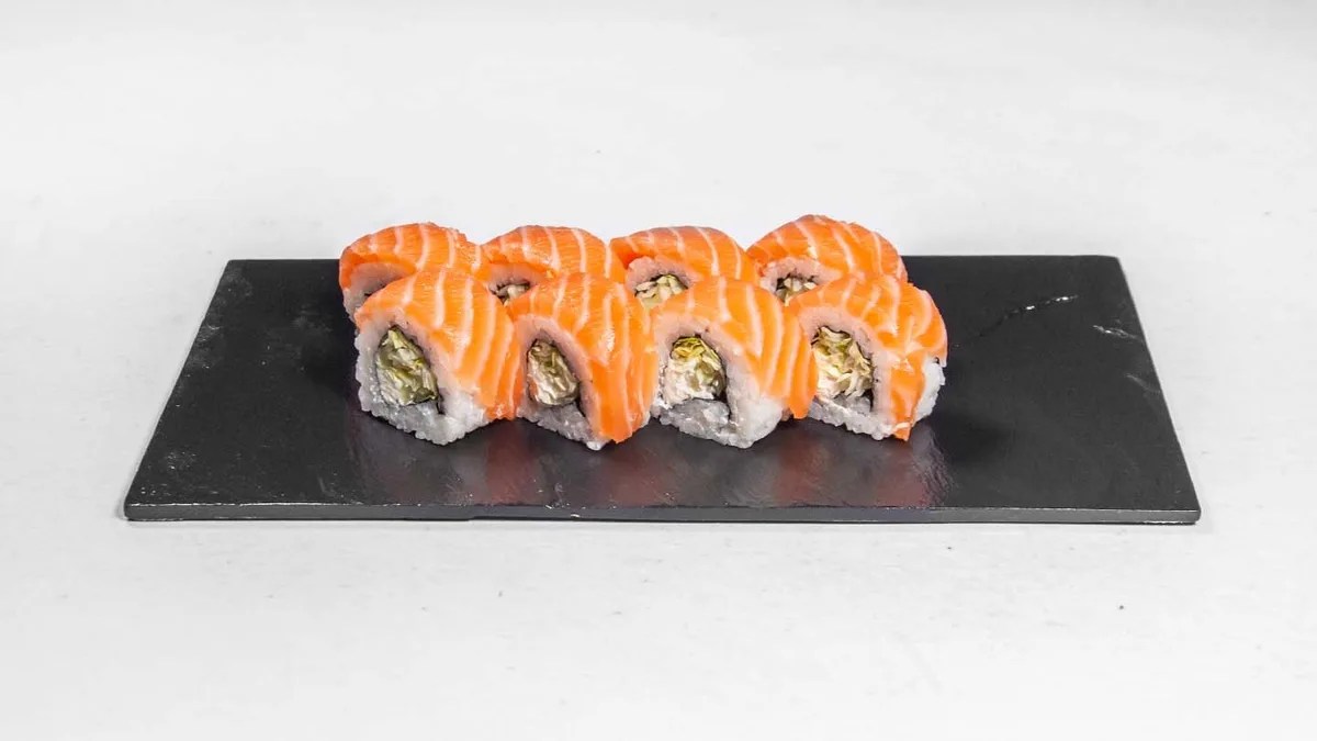 Sake philadelphia rolls
