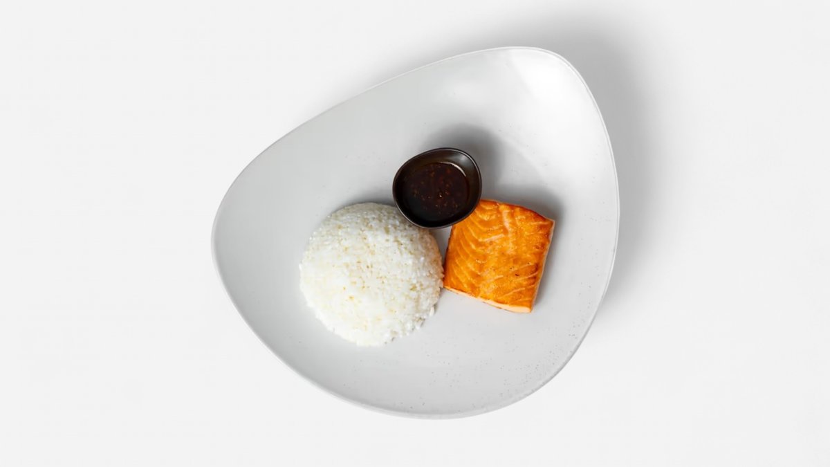 Steak z lososa s rýží a teriyaki omáčkou