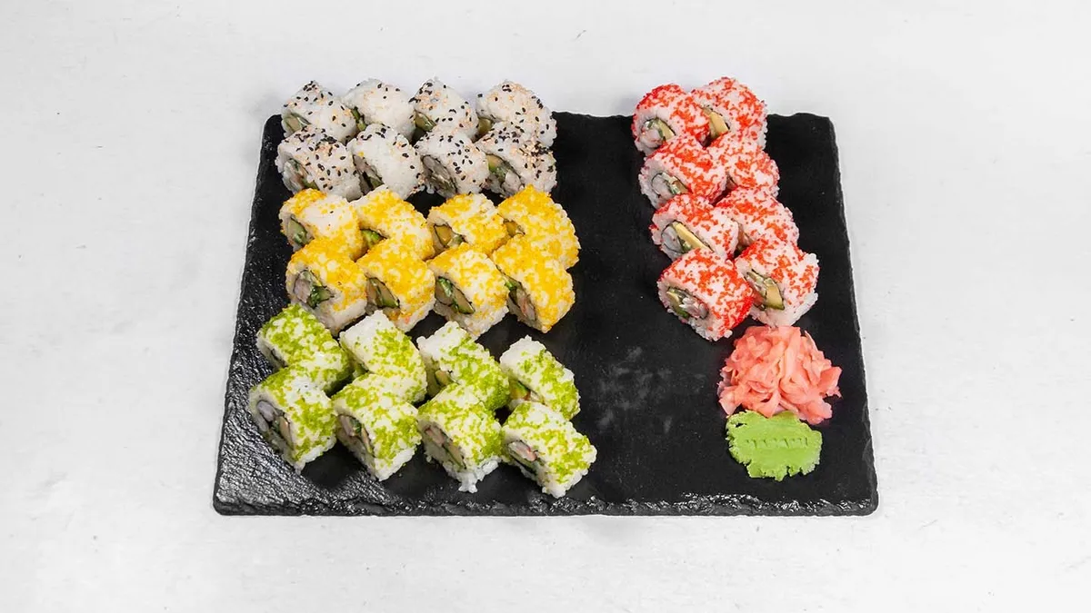 Sushi set 16 California selection fresh salmon