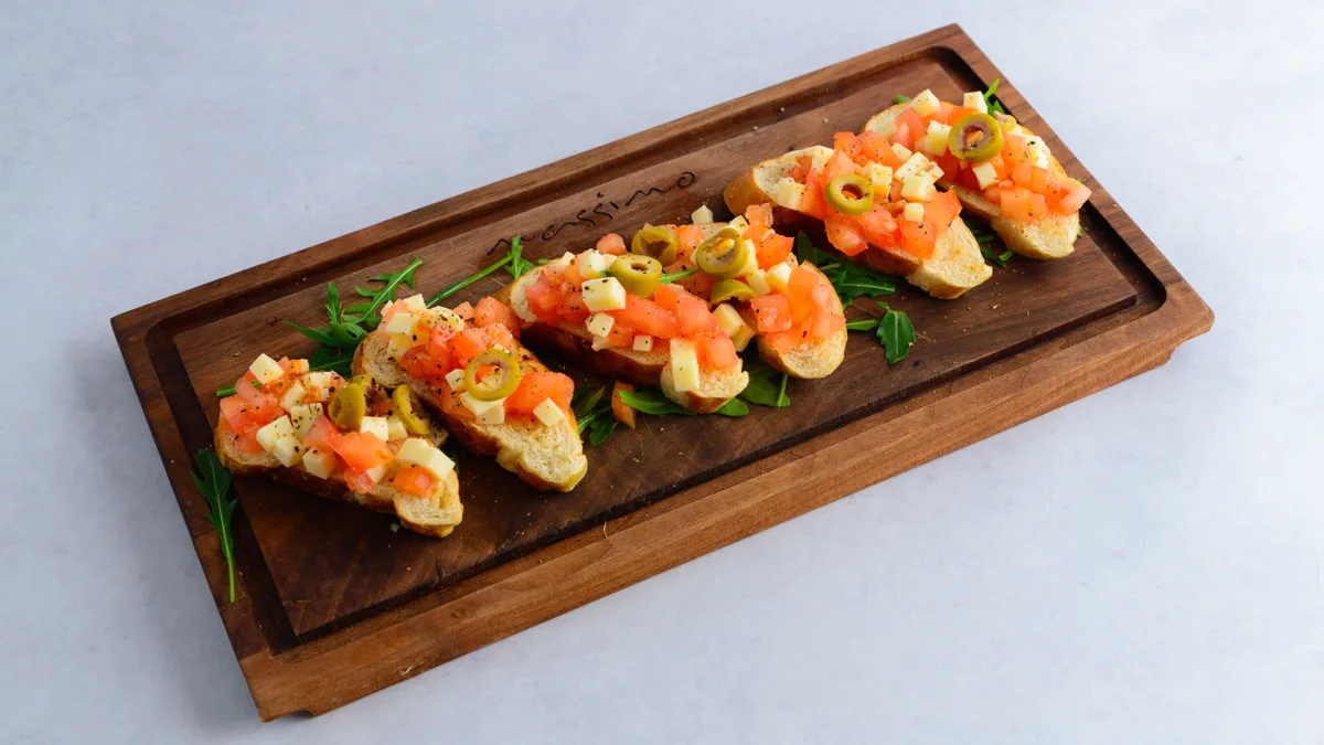 Brusketi Caprese