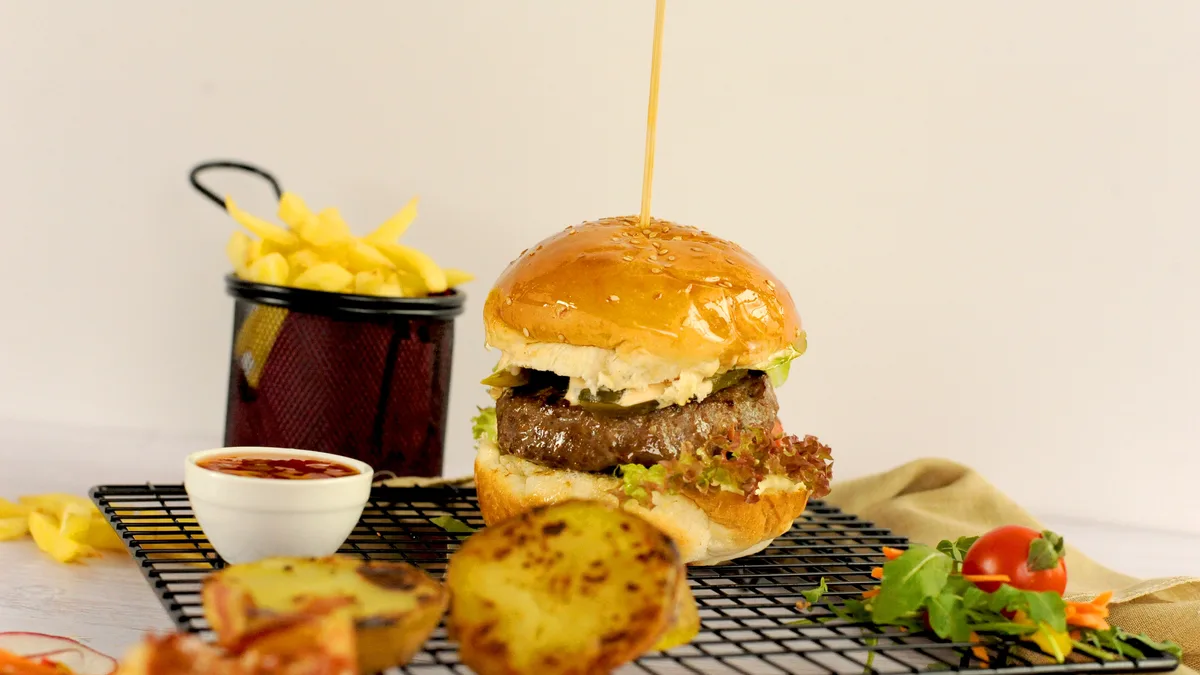 Chili burger