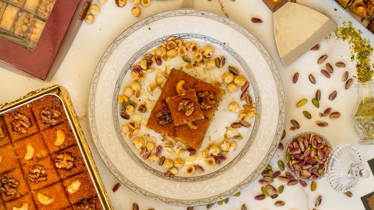 Cinnamon Semolina Cake
