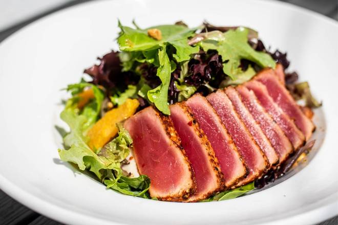 Seared Tuna Salad