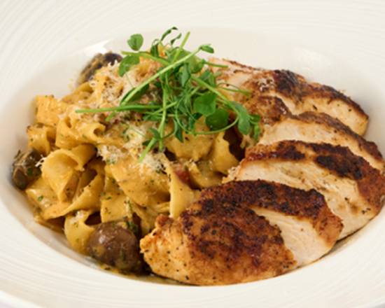 Blackened Chicken Fettuccine (Mains)