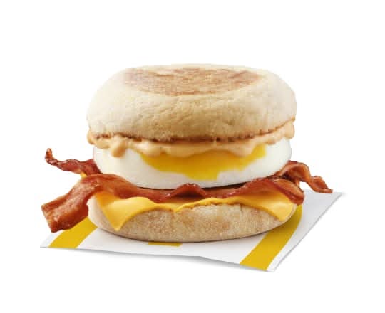 Frank’s RedHot Creamy Garlic Bacon ‘N Egg McMuffin [360.0 Cals]
