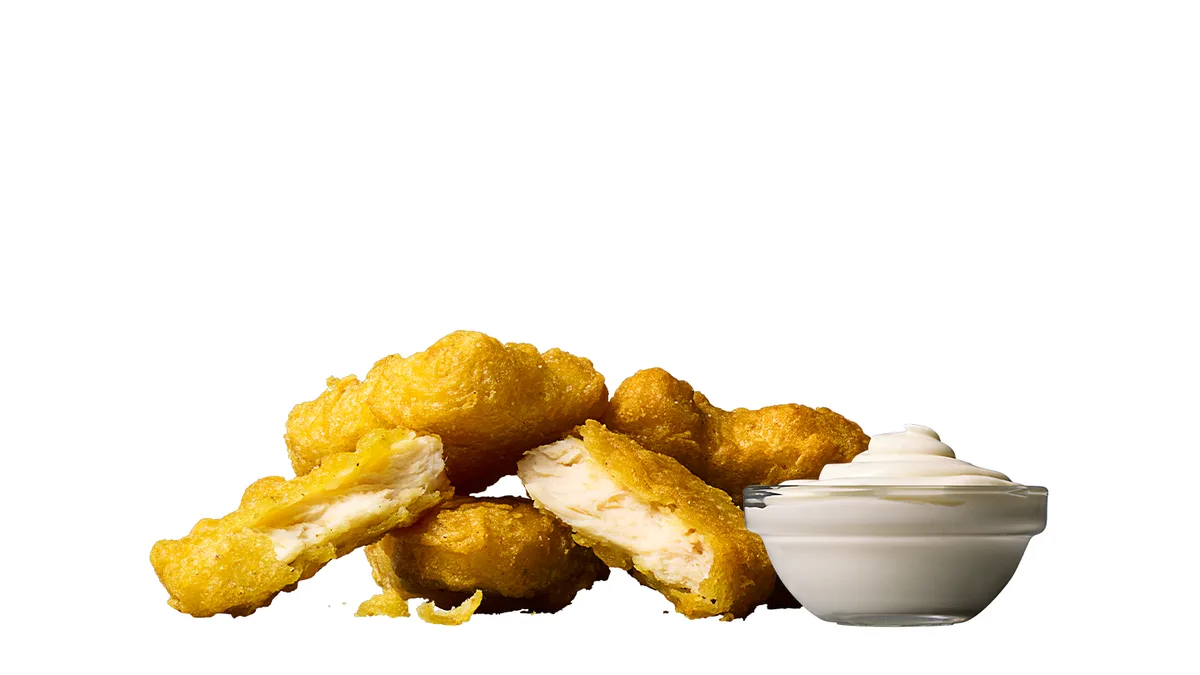 Chicken McNuggets 4  kpl + dippi