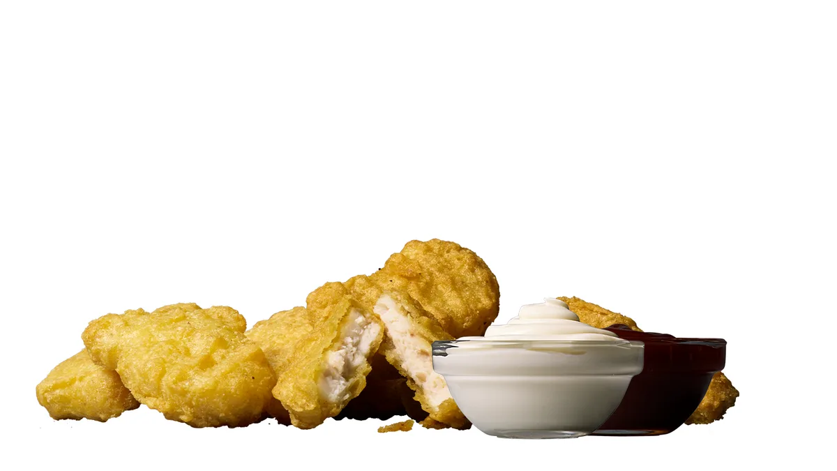 Chicken McNuggets 9 kpl + 2 dippiä