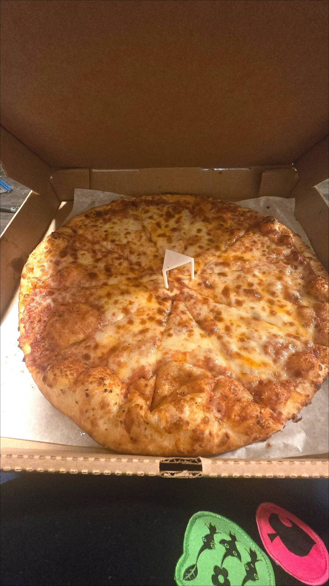 Cheese Pizza (14" Large)