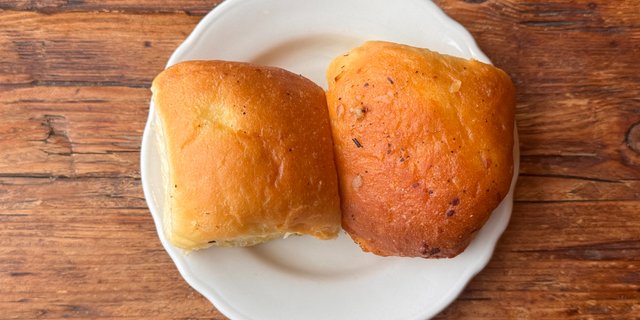 2-Piece Rosemary Garlic Rolls