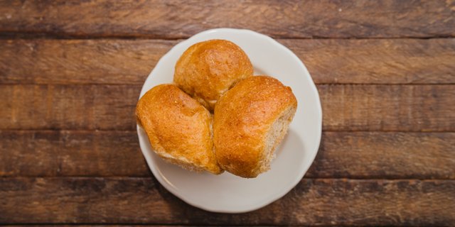 Cloverleaf Honey-Wheat Rolls