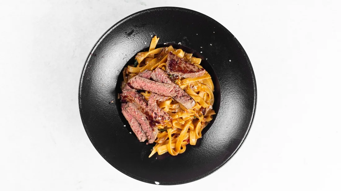 Fettuccine steak