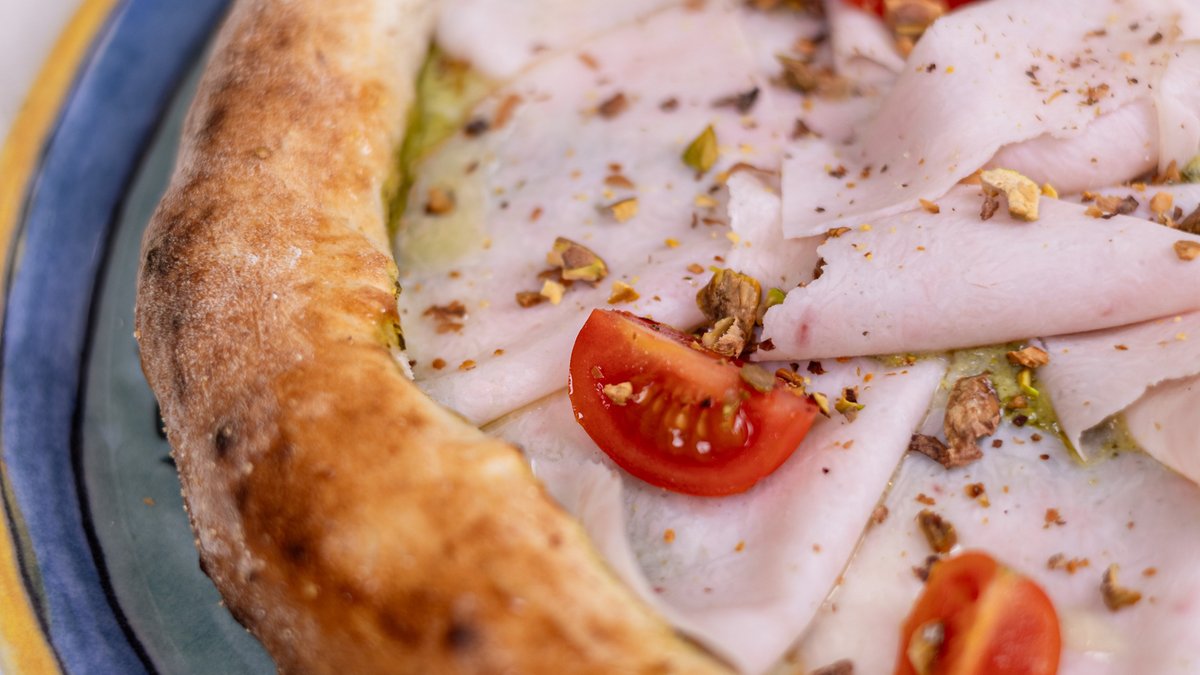 Pistachio Napolitana Pizza