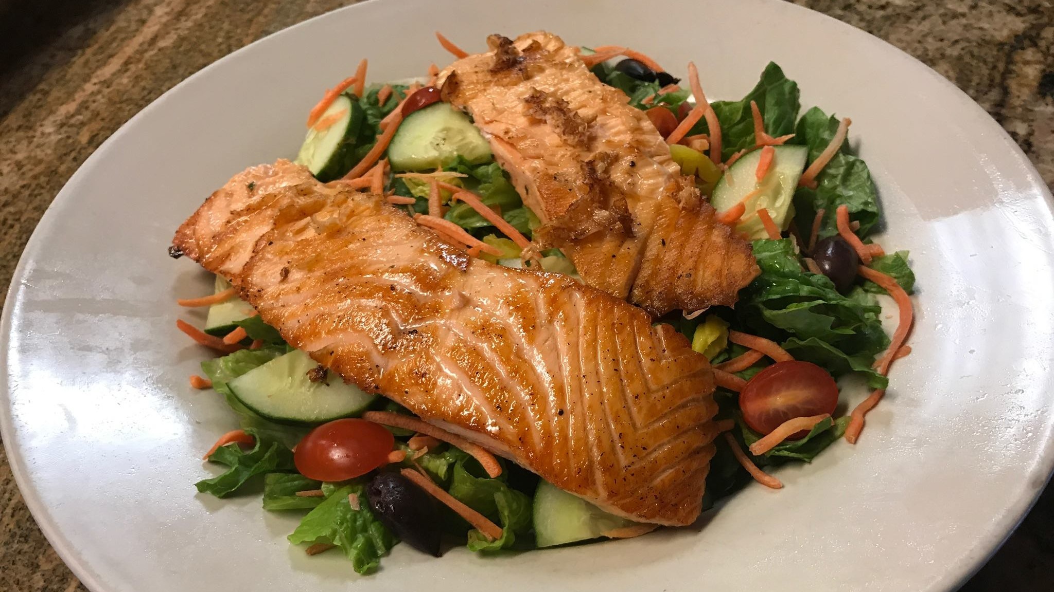 Grilled Salmon Salad