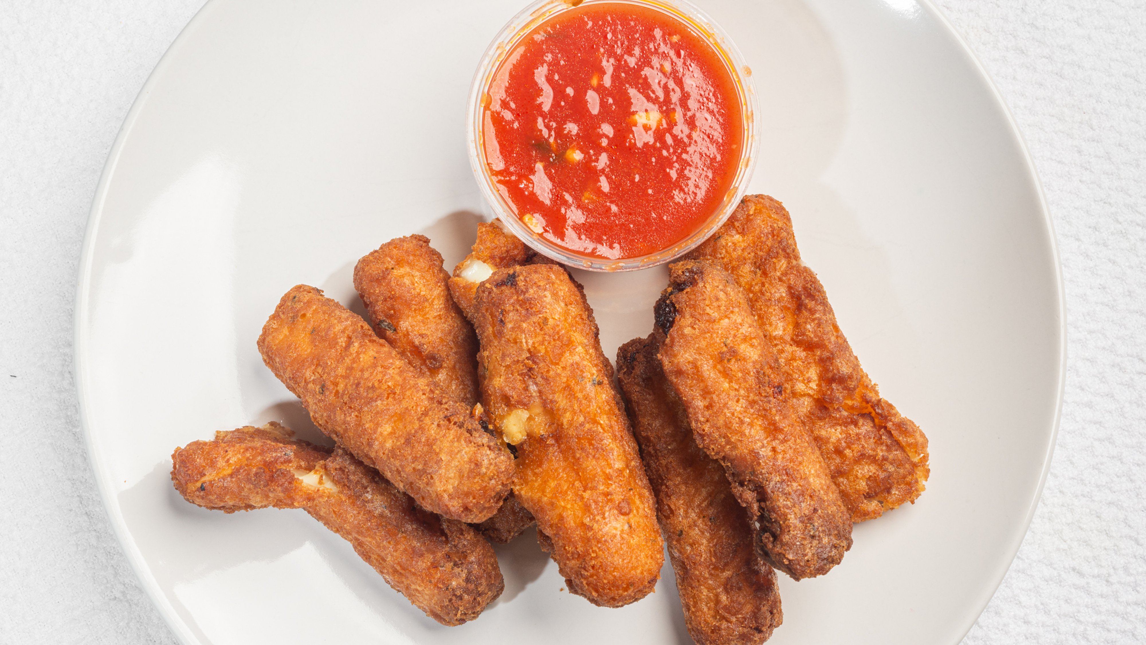 Mozzarella Sticks (8)