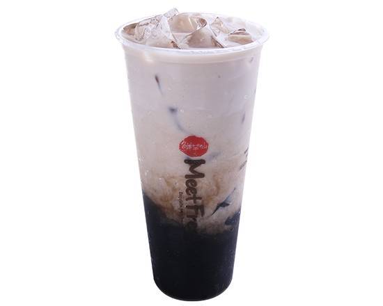 Fresh Milk and Grass Jelly Herbal Tea