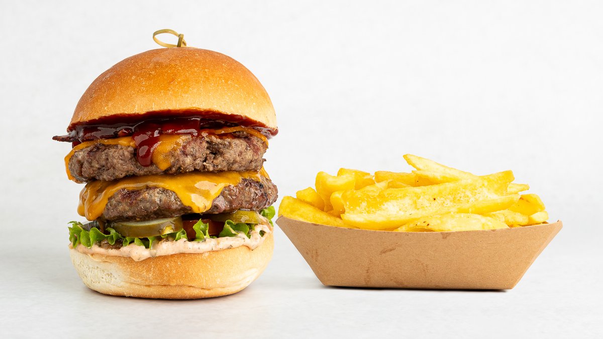 Double Mega Burger in krompirček