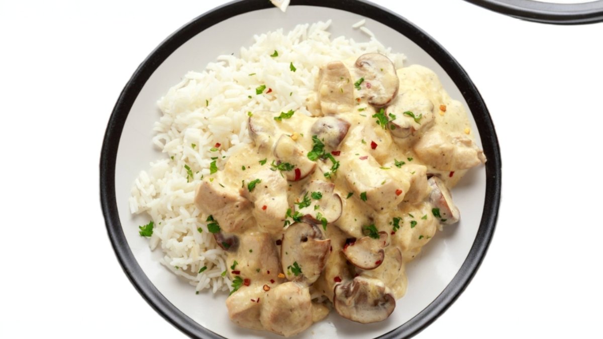 Kremalı mantarlı tavuk